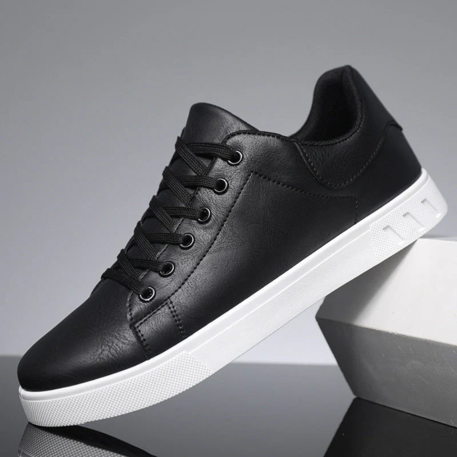 Men's Lace-Up Trainers in Classic Fit