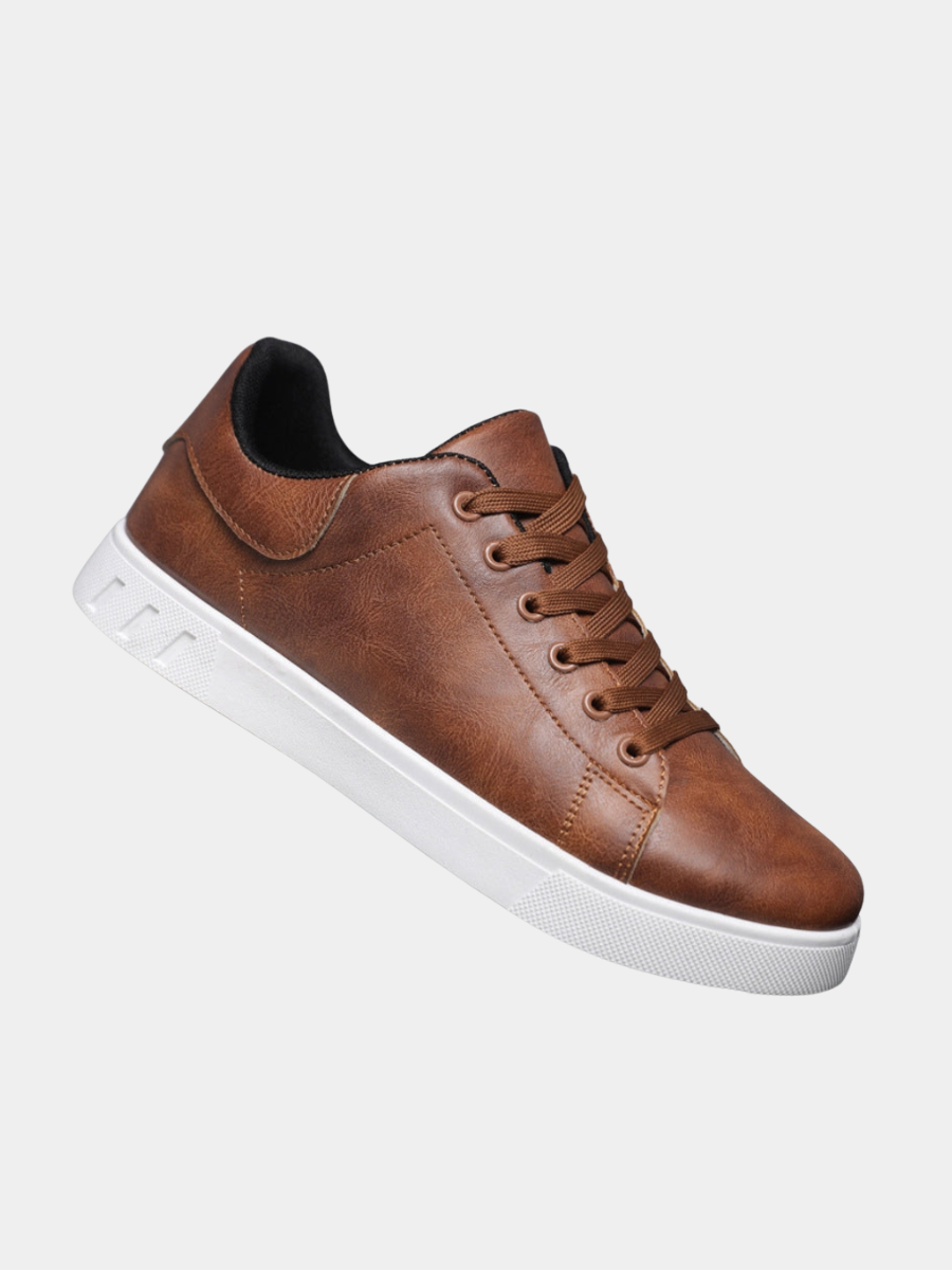 Men's Lace-Up Trainers in Classic Fit